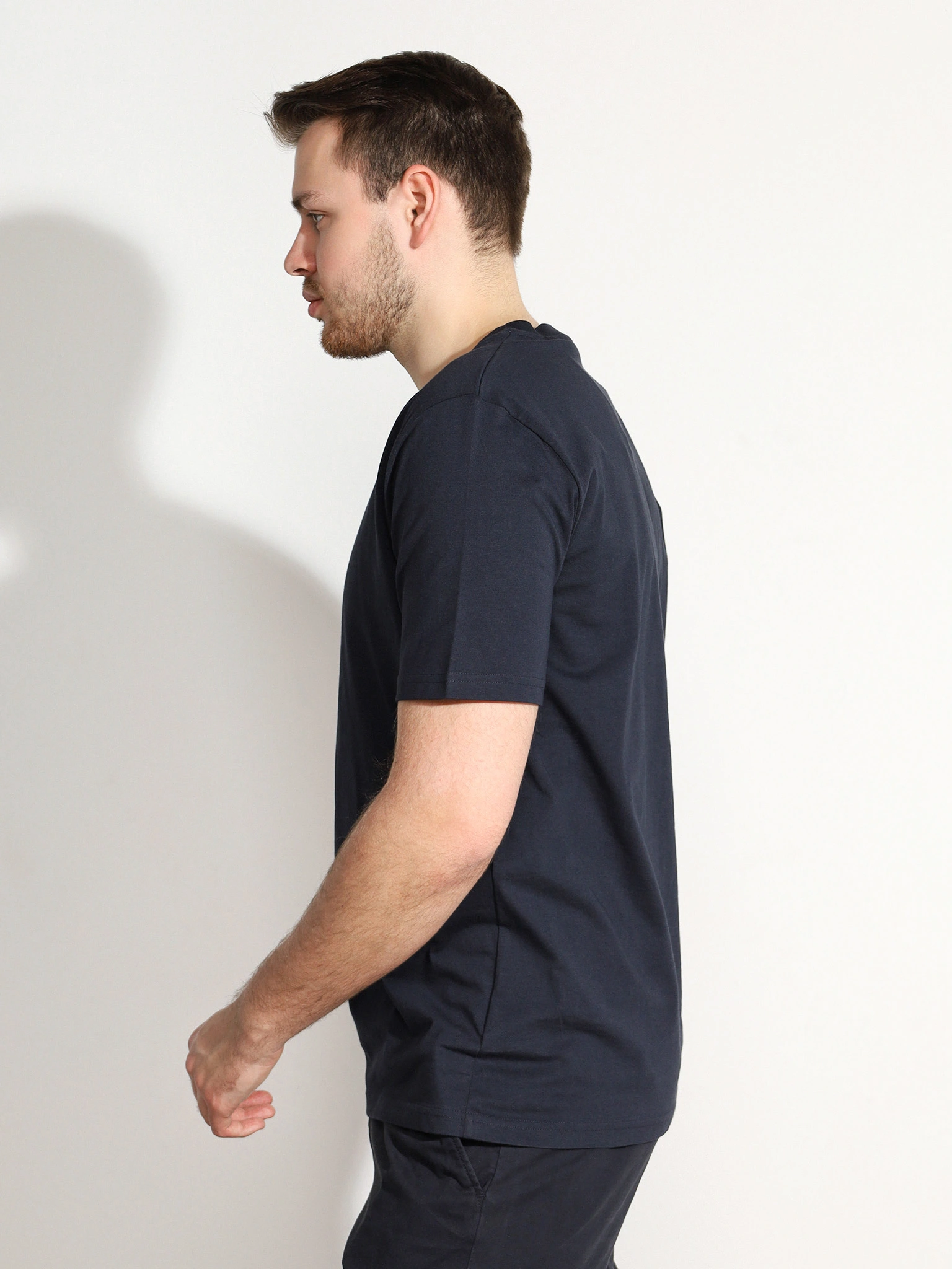 Футболка темно-синего цвета из хлопка